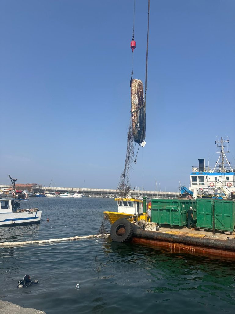 Porto di Catania: già rimossi 14 dei 48 relitti affondati