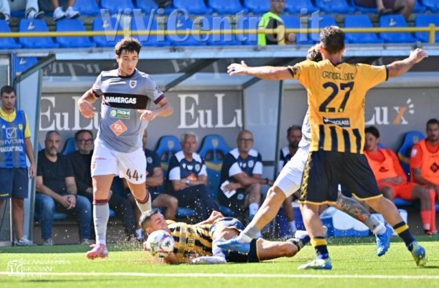 Juve Stabia e Reggiana (0-0). Le Vespe si scontrano con il muro granata e le proprie difficoltà offensive