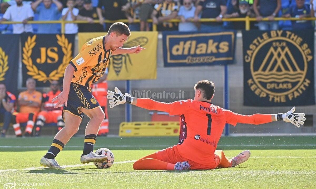 Juve Stabia – Reggiana (0-0): Le foto dei protagonisti e del pubblico presente al Menti