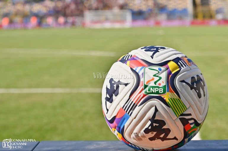 Juve Stabia – Avellino: La storia ci racconta di una sfida infinita tra panchine e doppi ex indimenticabili