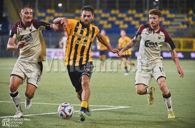 Juve Stabia, Candellone: Abate? Ha le idee chiare. La rosa è di valore. I derby vanno vinti, spero di esserci