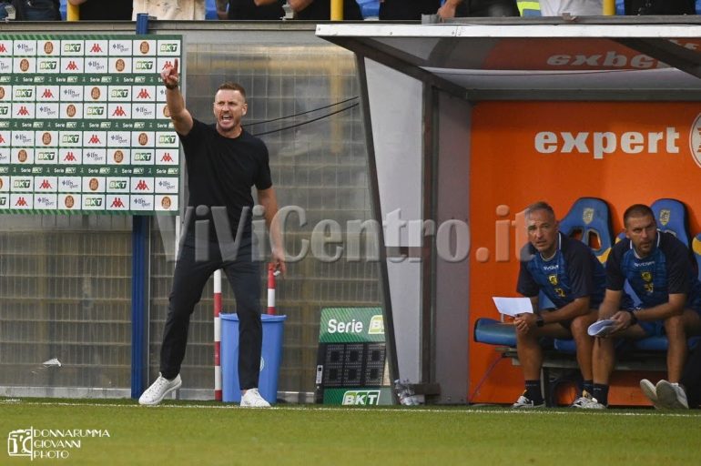 Juve Stabia, la prima sconfitta stagionale arriva con la Carrarese e impone una riflessione tattica e mentale