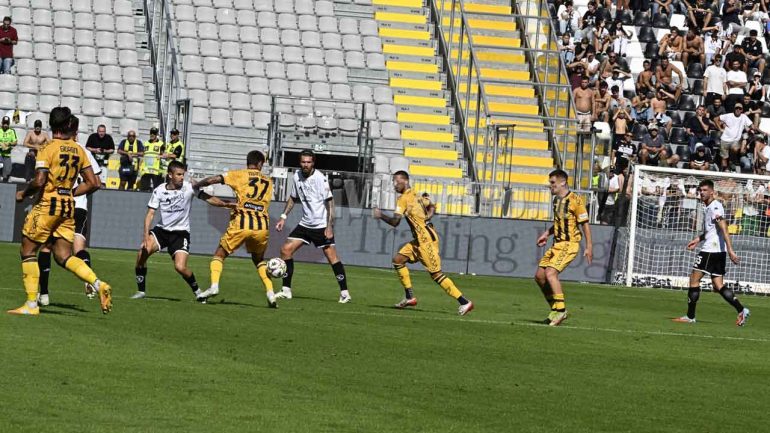 Juve Stabia impresa compiuta a La Spezia: Aquile travolte 1-3 al Picco dalle Vespe che ora sognano in grande