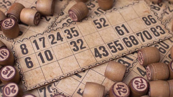 tombola napoletana Depositphotos_401070754_L