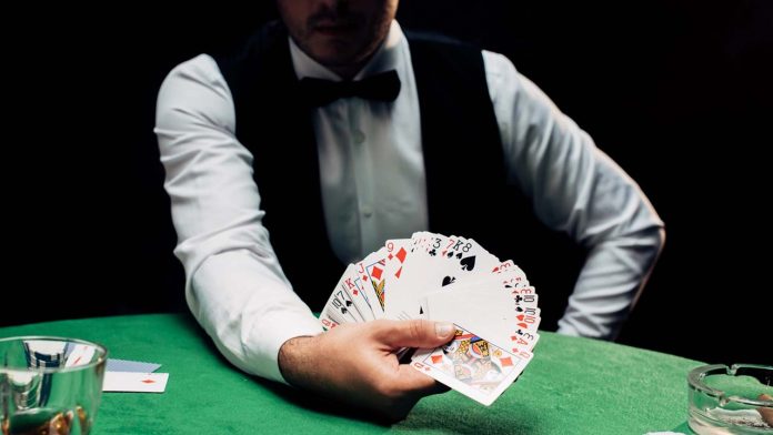 Croupier Depositphotos_308143550_L