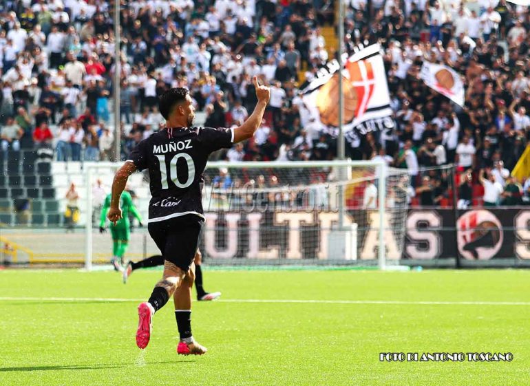 Savoia calcio, vittoria in casa per 1 a 0, è vetta della classifica. La fotogallery