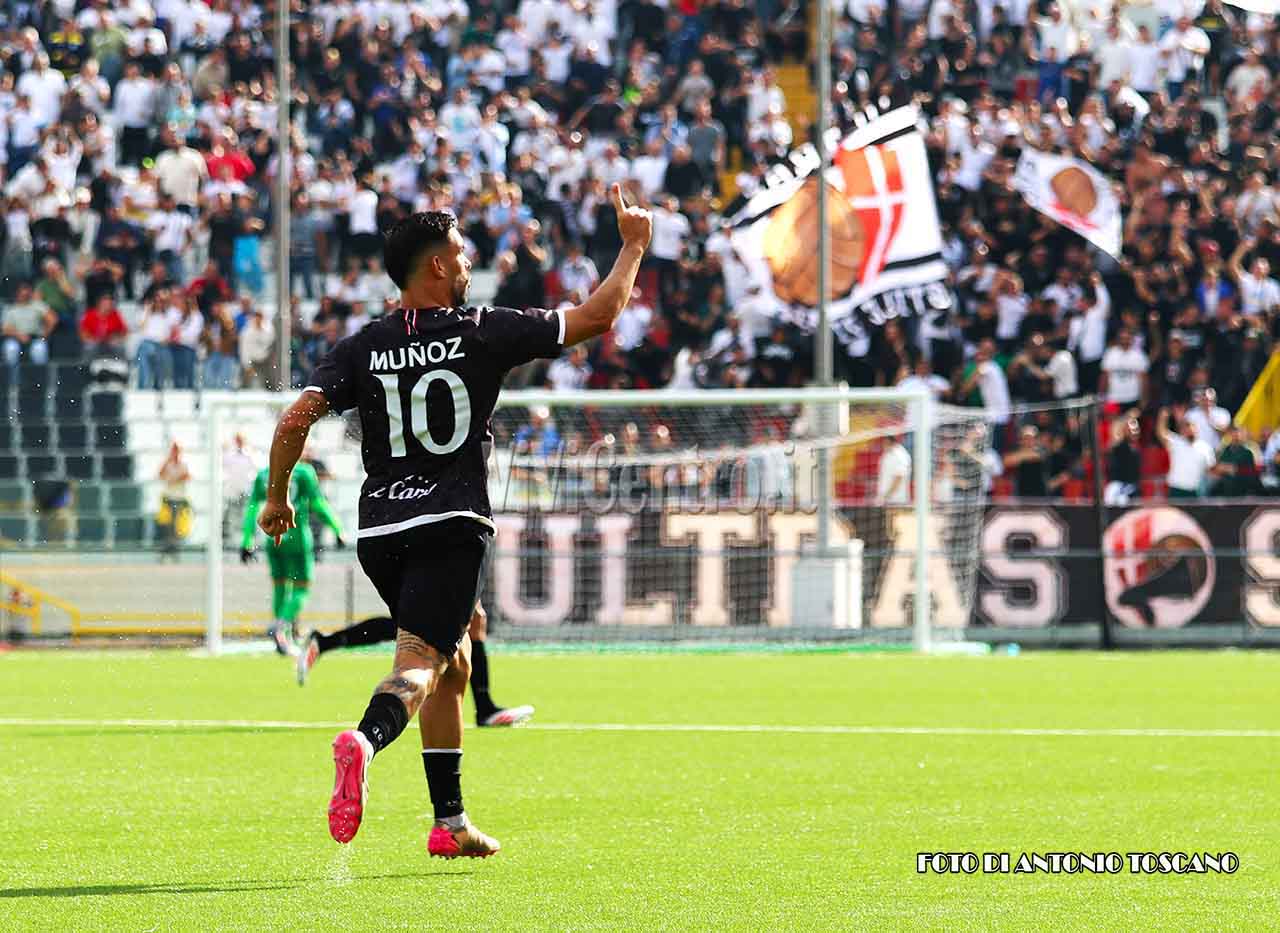 Savoia calcio, vittoria in casa per 1 a 0, è vetta della classifica. La fotogallery