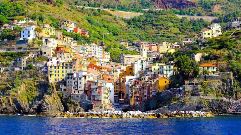 Come i borghi italiani ispirano i temi delle slot machine globali