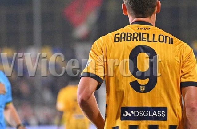 IL MORSO DELLA VESPA. “Mo’ vene o’ bello”! 1-1 al Druso, ora lo Stabia pensa al Playoff di Modena