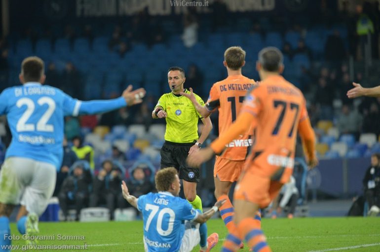 Show del Napoli al Maradona: Neres incanta, Atalanta battuta 3-1