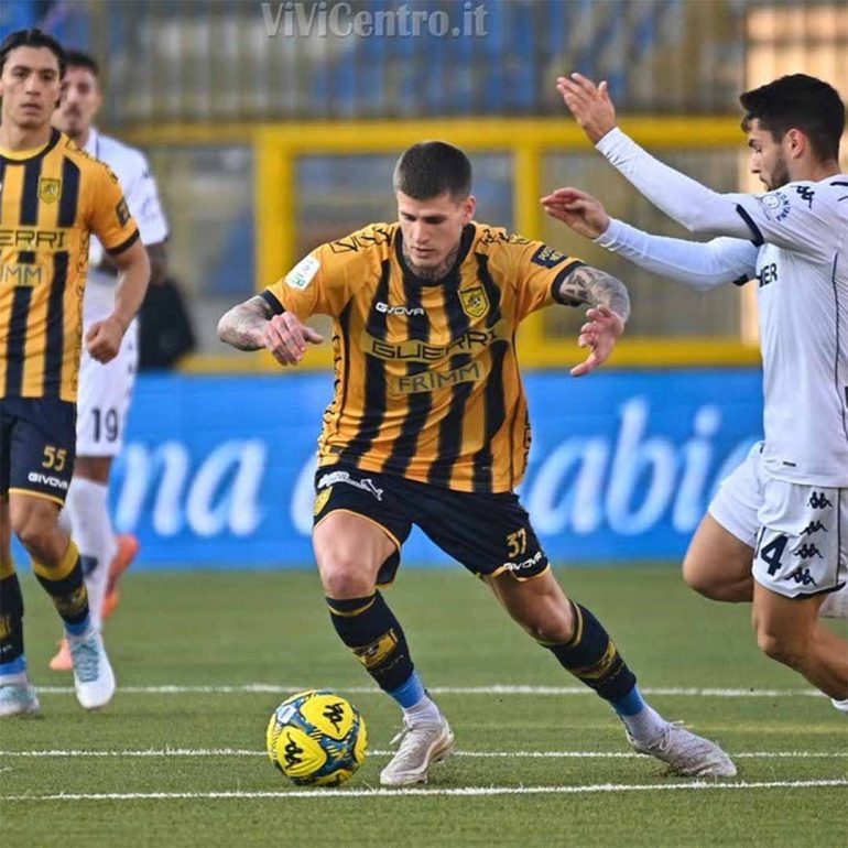 Juve Stabia, Maistro illumina, la difesa è un bunker: l’Empoli si arrende al dominio gialloblù.