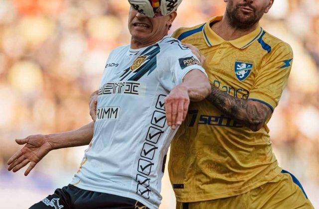 Frosinone, sinfonia totale allo “Stirpe”: 3-0 alla Juve Stabia e primato in classifica conquistato