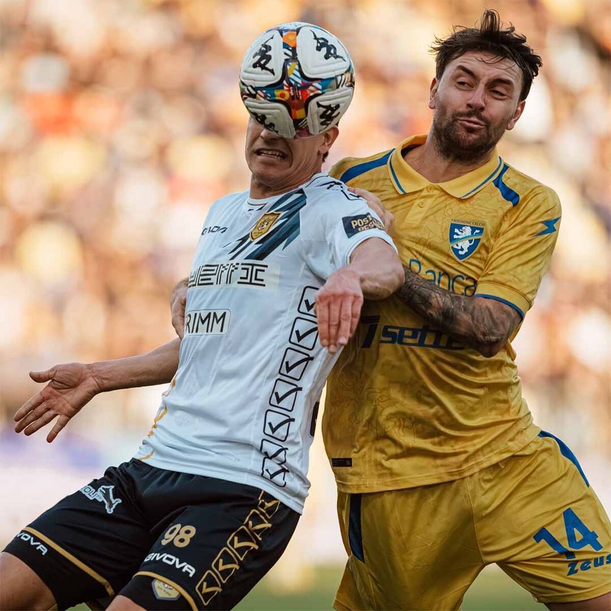 Frosinone, sinfonia totale allo “Stirpe”: 3-0 alla Juve Stabia e primato in classifica conquistato