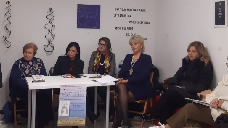 Al Bookstore Mondadori di Castellammare la scrittrice Vincenza Alfano col suo ultimo romanzo “Le Sibille”