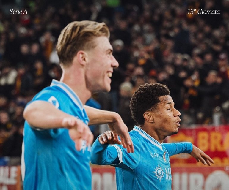L’AZZURRO PENSIERO. Il Napoli vince a Roma e vola al primo posto. Prova di forza e carattere