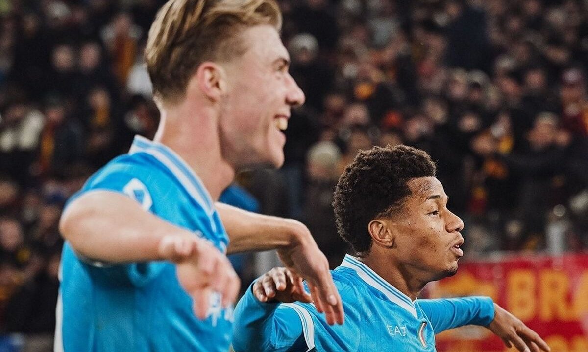 L’AZZURRO PENSIERO. Il Napoli vince a Roma e vola al primo posto. Prova di forza e carattere