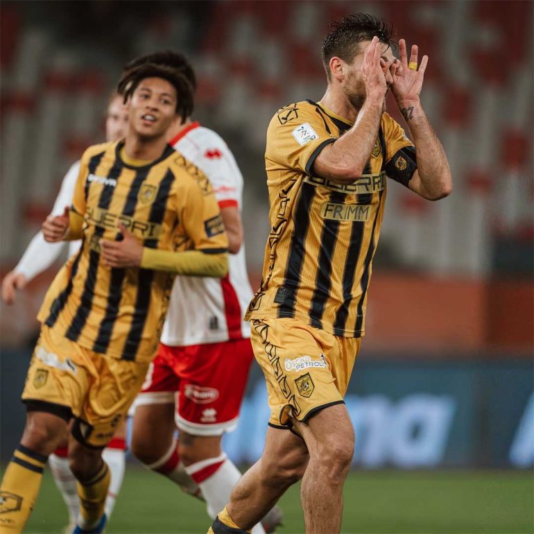 Juve Stabia, il San Nicola si inchina alle Vespe che lanciano la sfida alle altre squadre di Serie B