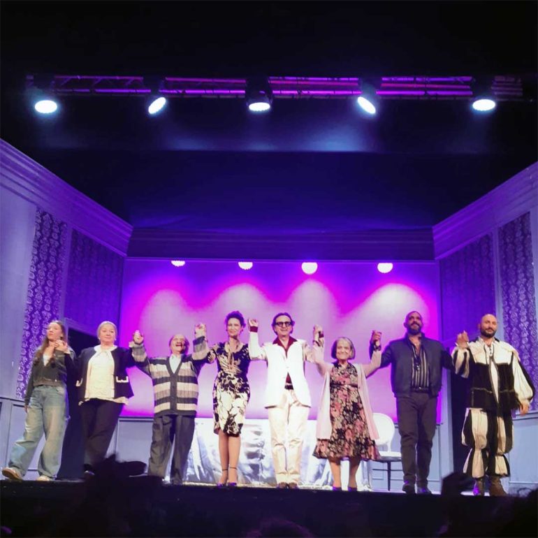 Supercinema Castellammare, serata di comicità con Benvenuti in casa Esposito per La Stagione Teatrale di Luca