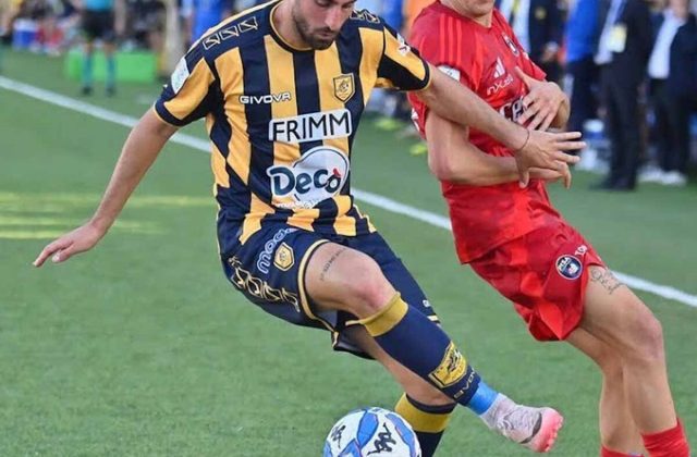 Juve Stabia, ufficiale la cessione di Marco Meli: il centrocampista saluta le Vespe