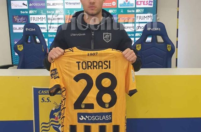 Juve Stabia, Emanuele Torrasi si presenta: “Qui per crescere. Il calcio che vuole Abate mi valorizza”