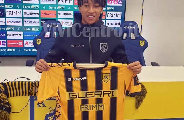 Juve Stabia, presentazione ufficiale Kevin Zeroli: “Mi ispiro a Bellingham. Darò tutto per questa maglia”