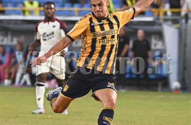 Juve Stabia – Carrarese: Mosti contro l’ex Schiavi, la fantasia al potere in scena al “Romeo Menti”