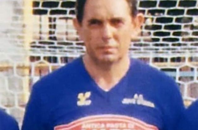 Juve Stabia, addio a Mister Piero Cucchi: Il calcio italiano piange il “Gentiluomo” che fece grandi le Vespe