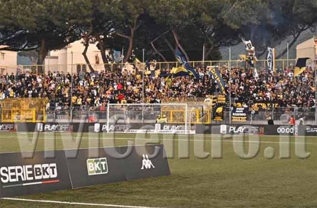 Juve Stabia: un punto d’oro al “Mapei”, ora testa al Padova e fiducia nella linea verde di Lovisa