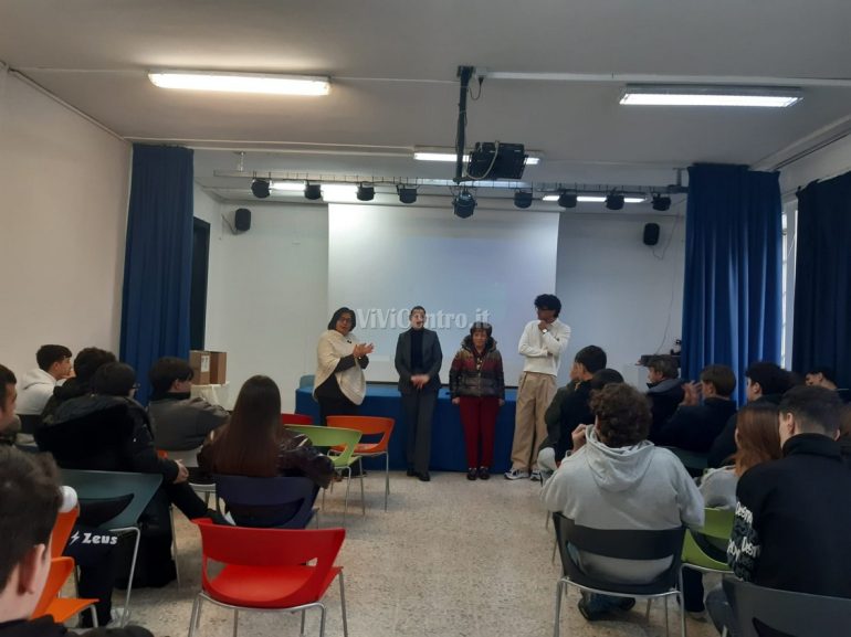 Castellammare di Stabia, concorso di poesia “Talenti Vitruviani” all’Istituto Vitruvio: Premiati i vincitori