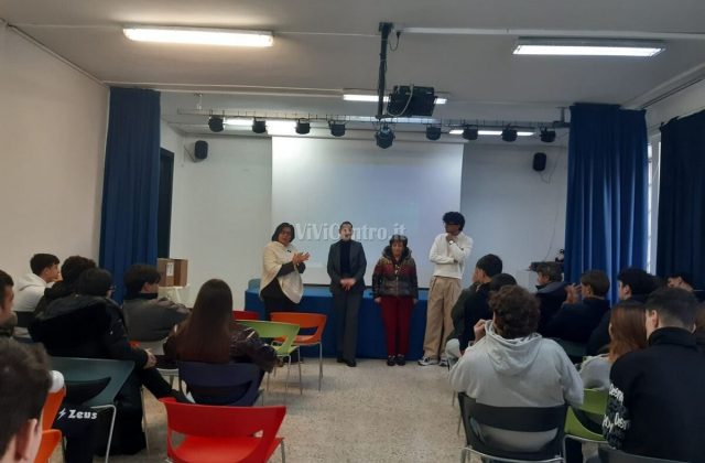 Castellammare di Stabia, concorso di poesia “Talenti Vitruviani” all’Istituto Vitruvio: Premiati i vincitori