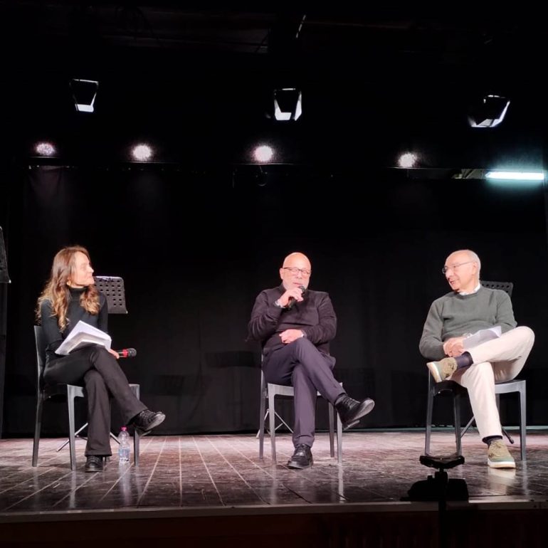 Teatro Karol Castellammare parte la rassegna Platealmente col romanzo “Il filo nero” di Ferdinando Martino