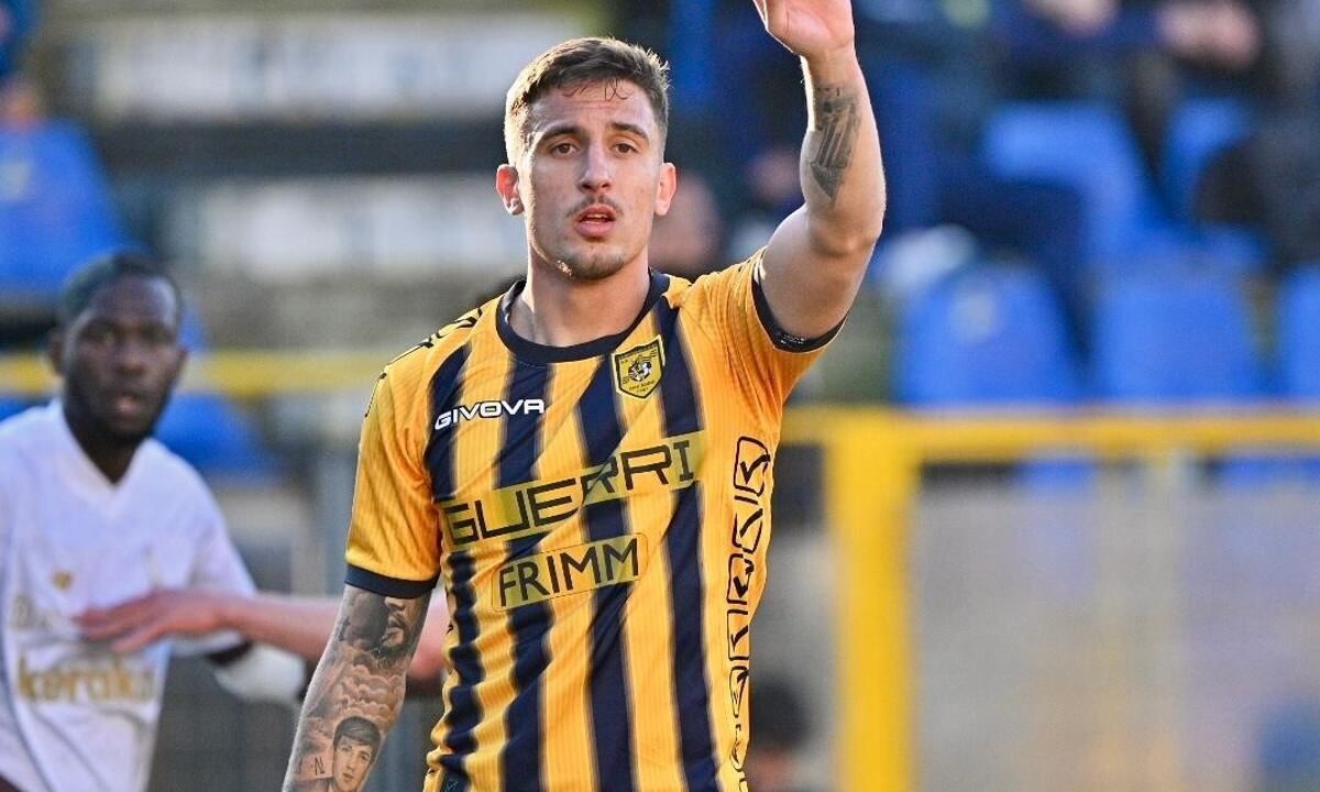 Juve Stabia, Burnete accende le Vespe ma Gabrielloni le spegne: il Modena passa tra i rimpianti