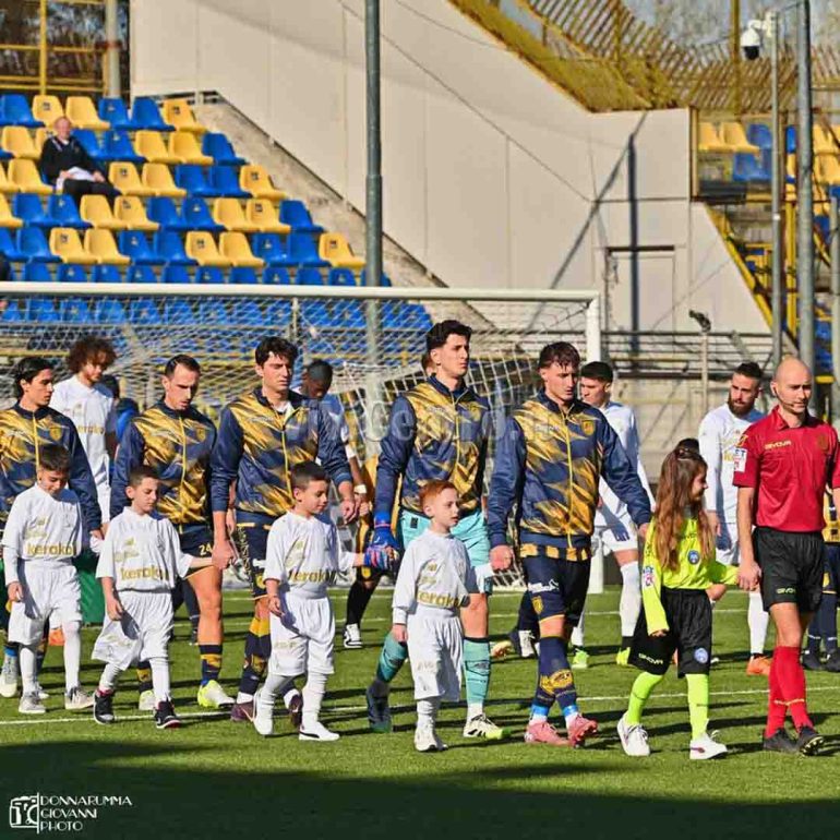 Juve Stabia – Modena (1-2): Le foto dei protagonisti in campo e del pubblico presente al Menti
