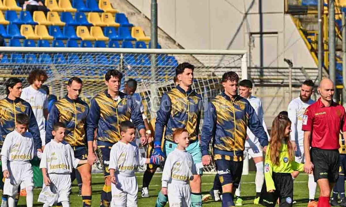 Juve Stabia – Modena (1-2): Le foto dei protagonisti in campo e del pubblico presente al Menti