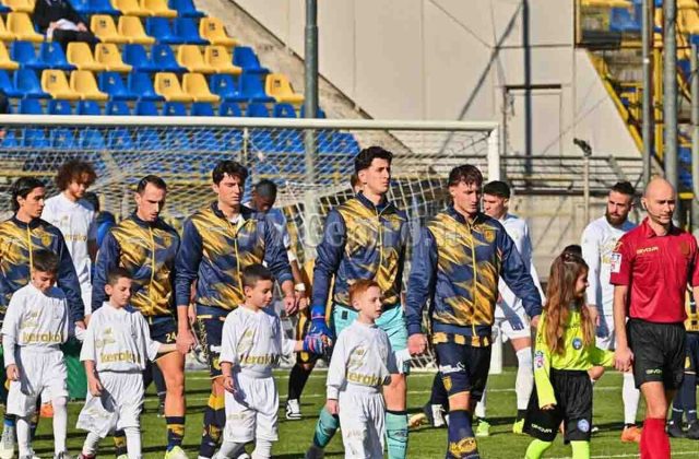 Juve Stabia – Modena (1-2): Le foto dei protagonisti in campo e del pubblico presente al Menti
