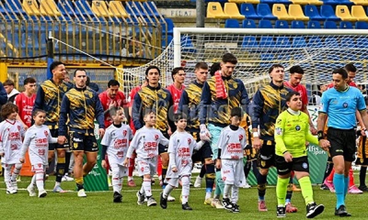 Juve Stabia – Padova (3-3): Le foto dei protagonisiti in campo e del pubblico presente al Menti