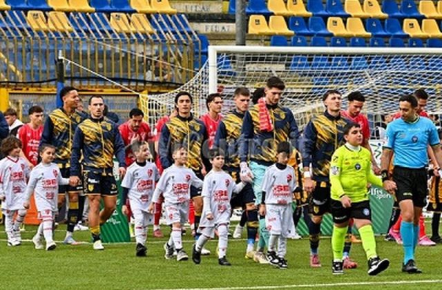 Juve Stabia – Padova (3-3): Le foto dei protagonisiti in campo e del pubblico presente al Menti