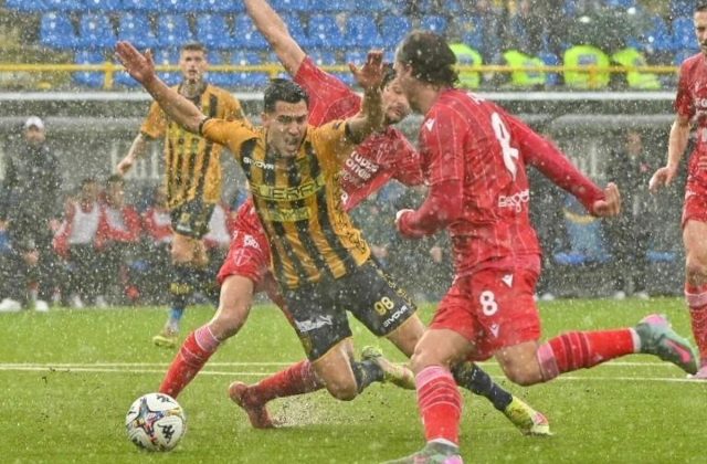 Juve Stabia – Padova (3-3): La beffa per le Vespe arriva ancora una volta nel finale