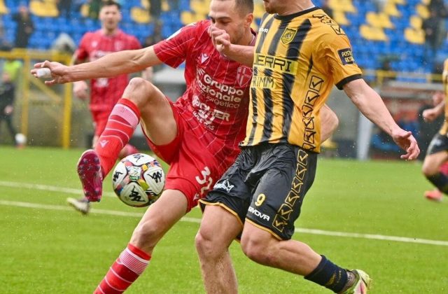 Juve Stabia, si chiude l’avventura di Gabrielloni: l’attaccante torna al Como