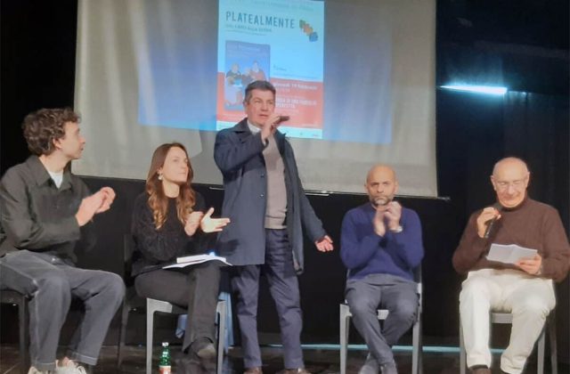 Teatro Karol di Castellammare, Platealmente: Presentato “Storia di una famiglia imperfetta” di Luca Trapanese