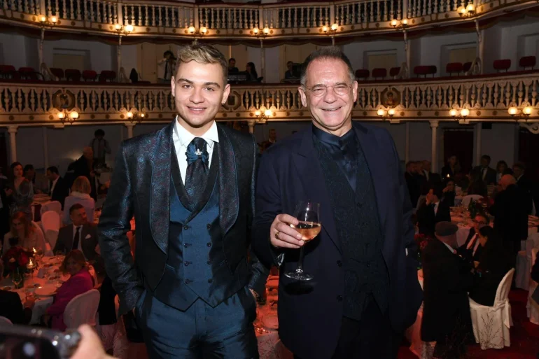 Al teatro Sannazaro la nostra festa di nozze, rogo è un colpo al cuore