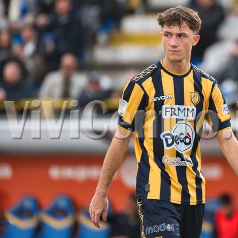 Juve Stabia una notte magica al Barbera: Sfida al Palermo tra i gol del Vichingo e le emozioni dell’ex Peda