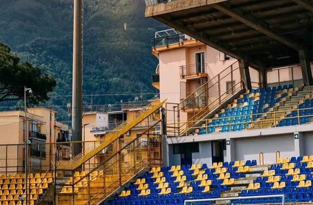 Juve Stabia, corsa contro il tempo per il Menti: Approvato il progetto per la sostituzione del manto erboso