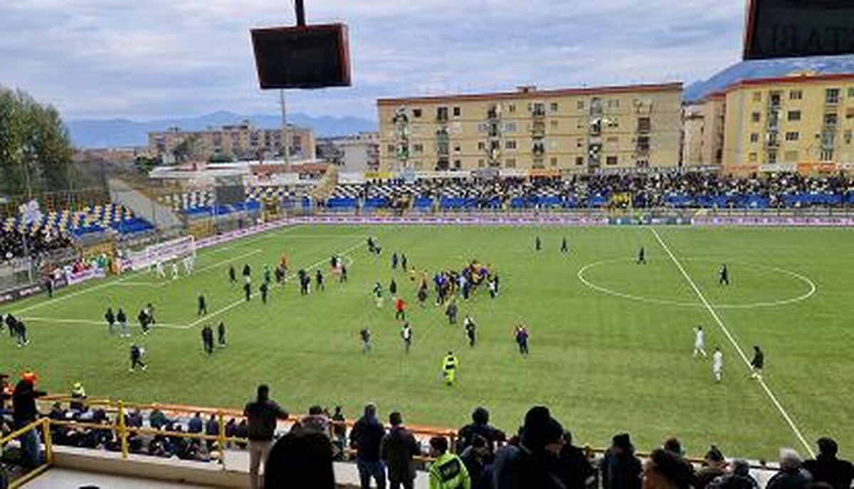 IL MORSO DELLA VESPA. Okoro ‘e chistu core! Lo Stabia batte lo Spezia e torna a vincere