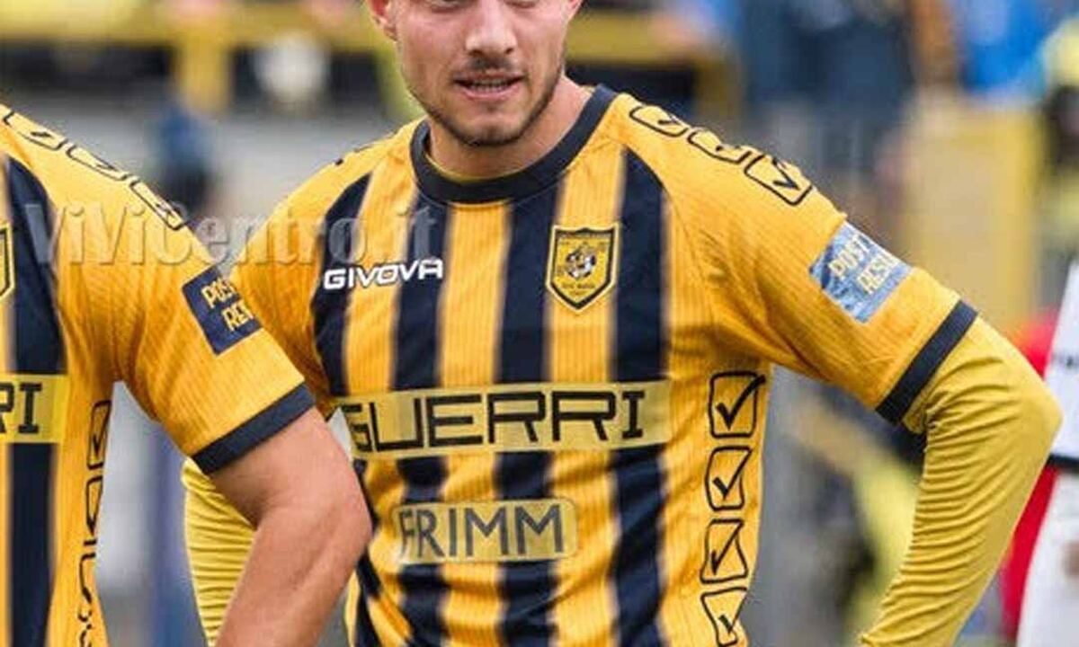 Juve Stabia, Emanuele Torrasi ai saluti: Ufficiale il suo trasferimento definitivo al Catania