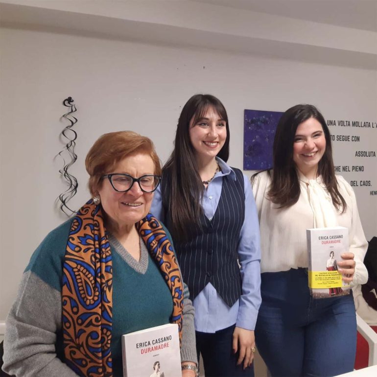 Castellammare di Stabia. Presentato al Mondadori Bookstore il romanzo di Erica Cassano “Duramadre”