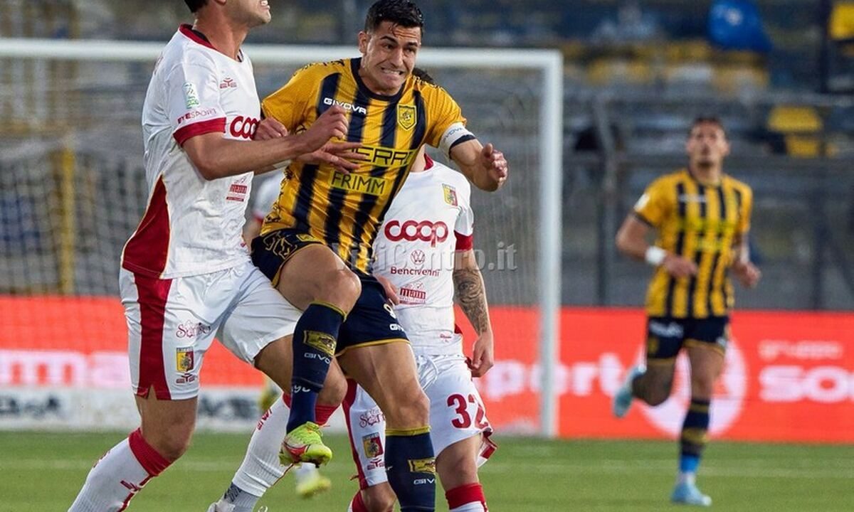 Juve Stabia – Catanzaro (1-1): Le foto dei protagonisti e del pubblico presente al Menti