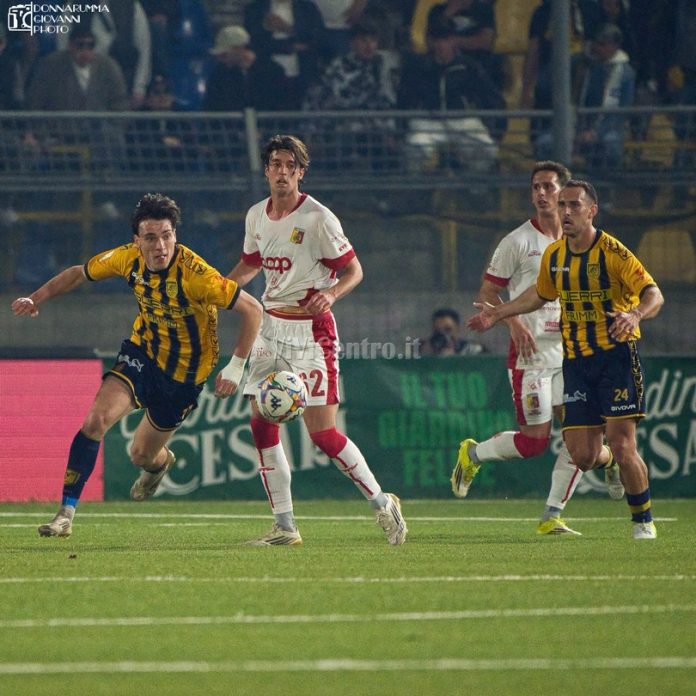 Juve Stabia Catanzaro Serie BKT 2025 2026 del 18-04-2026 (39) CACCIAMANI CARISSONI