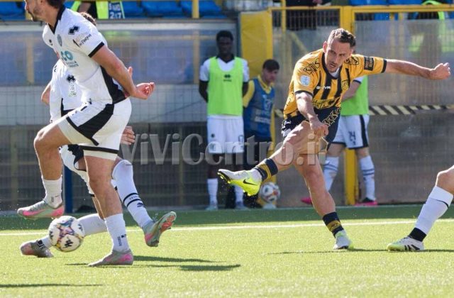 Juve Stabia, un frecciarossa sulla corsia di destra: Lorenzo Carissoni, una stagione da urlo