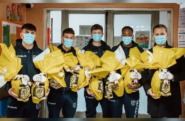 La Juve Stabia scende in campo per il sociale: In visita ai piccoli pazienti dell’Ospedale San Leonardo